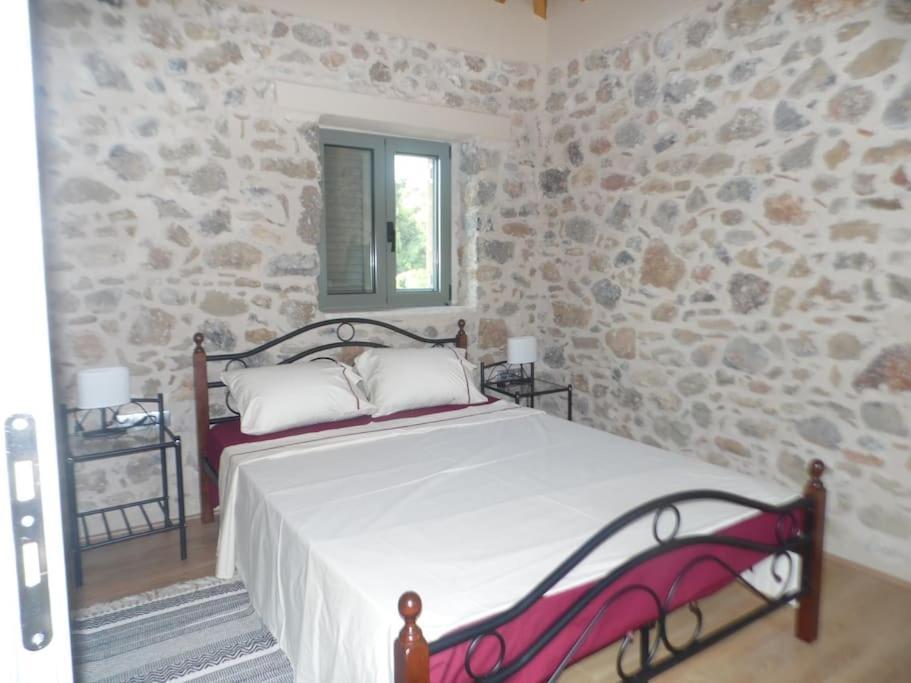 Villa Alonia Kalamata Bagian luar foto